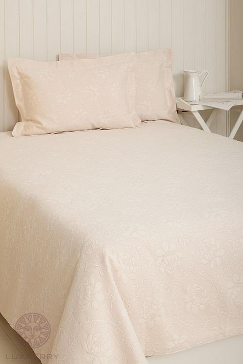 Покрывало FLOWERS розовое 240х260 от Luxberry (Португалия) - купить по ...